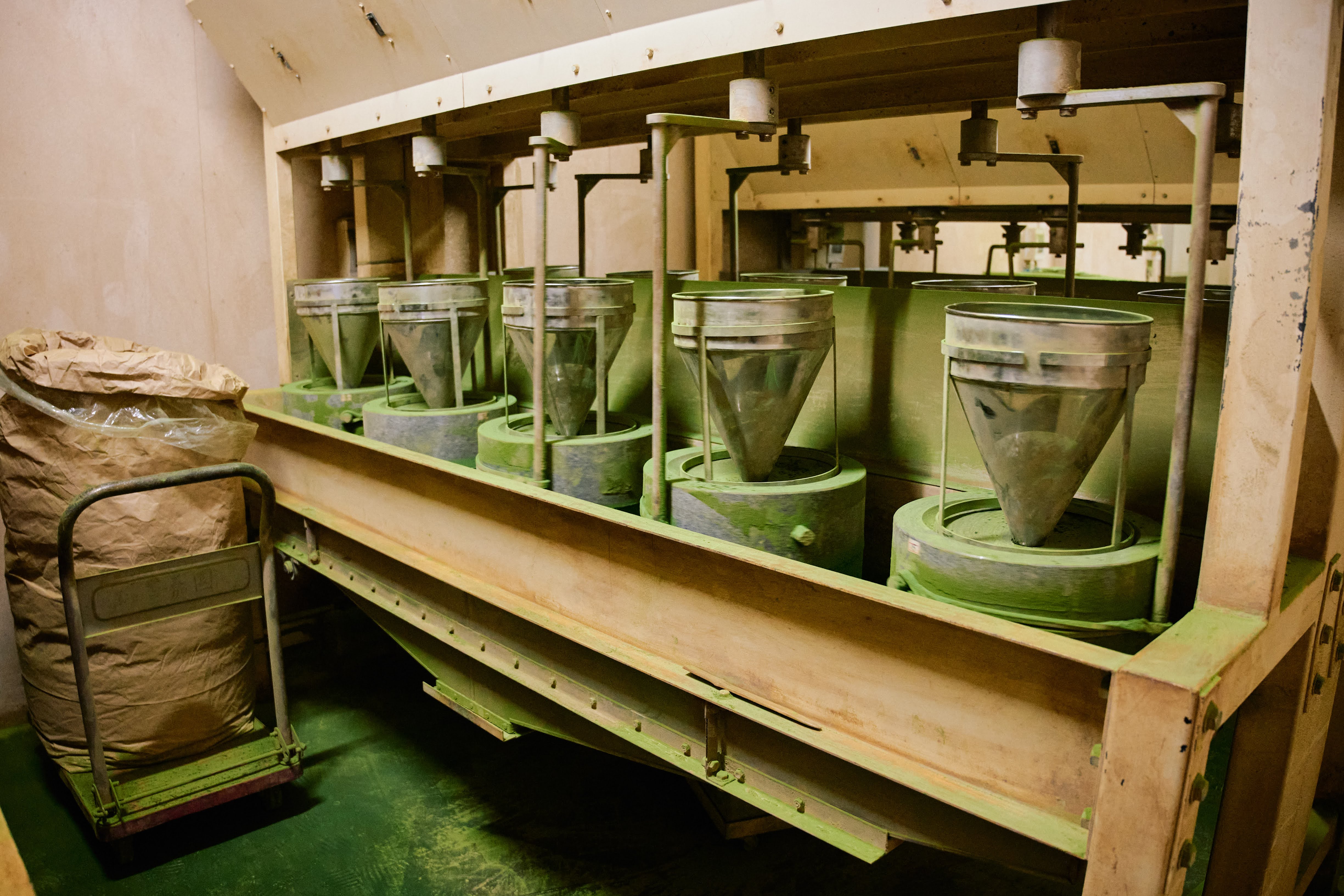 Proceso de clasificación de hojas de matcha
